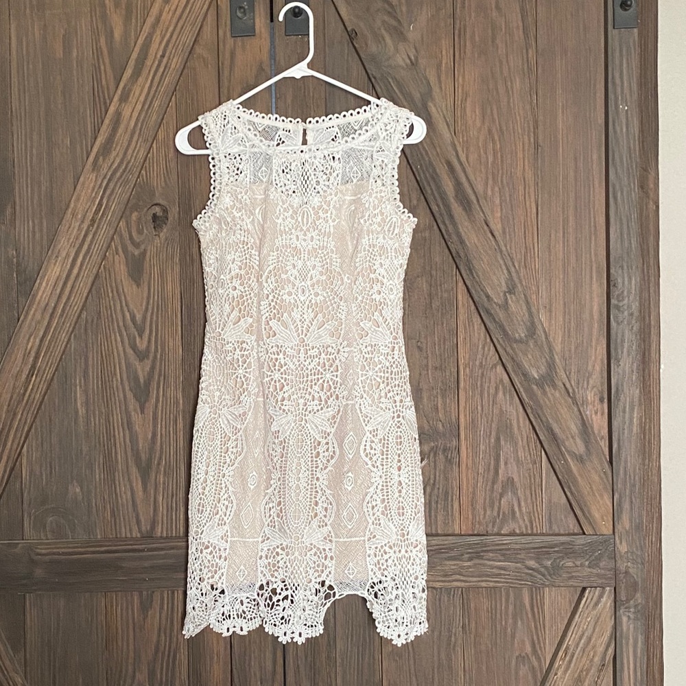 Women’s dress size S, fits a size 4